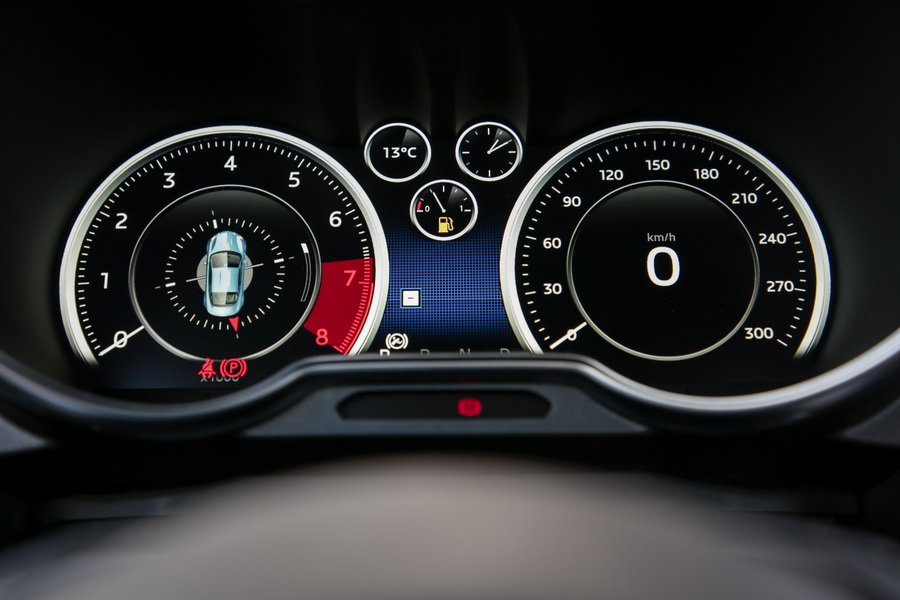 Photo 27 compteur dalle numérique tableau de bord Alpine A110 (2017) bleue Alpine A110 (2017 Photo 27 compteur dalle numérique tableau de bord Alpine A110 (2017) bleue Alpine A110 (2017