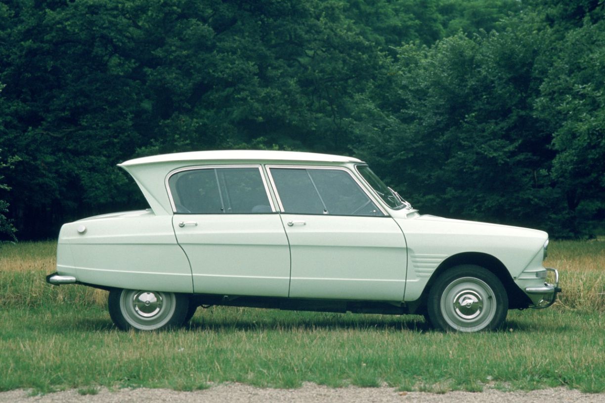 Citroën Ami 6 (1961). L'atypique compacte aux chevrons a 60 ans