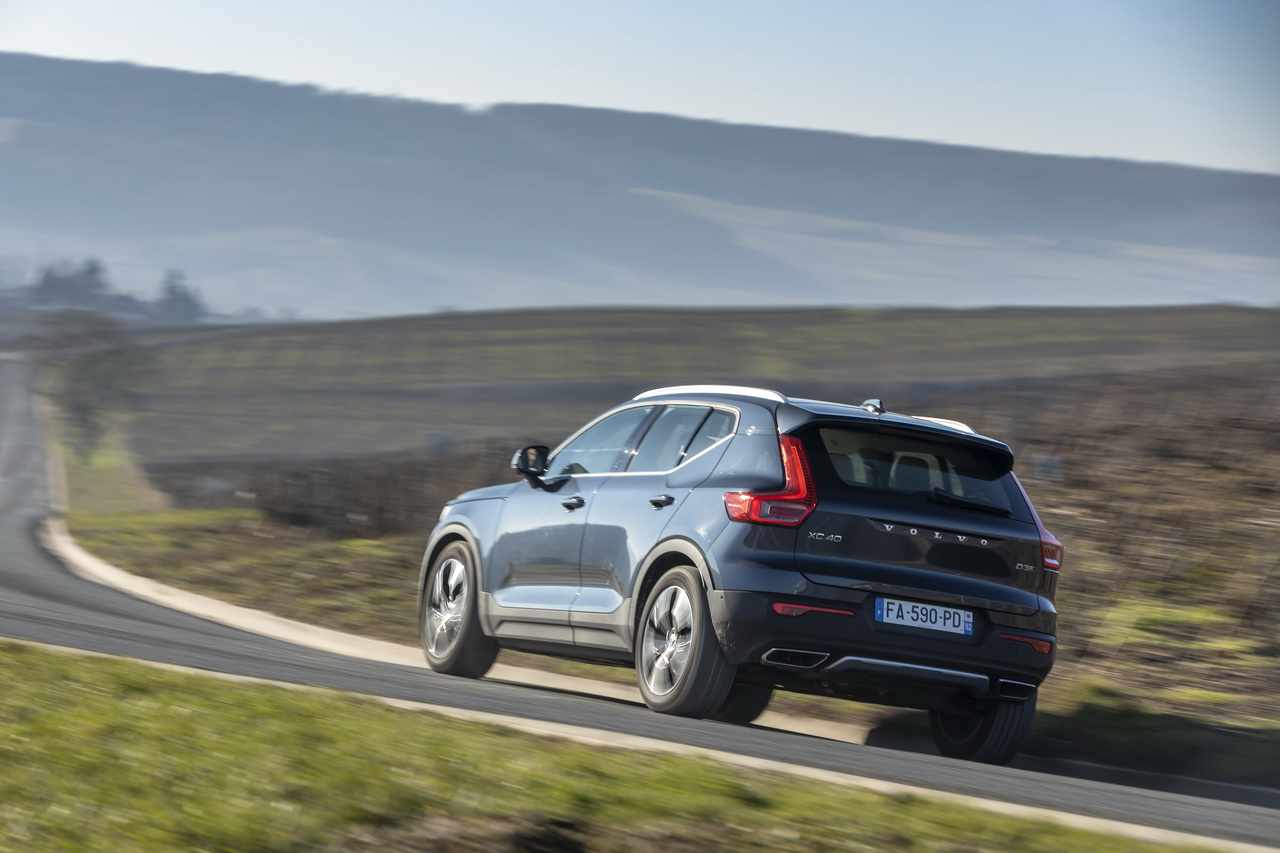 Photo 54 Audi Q3 35 TDI quattro vs Volvo XC40 D3 AWD le match des