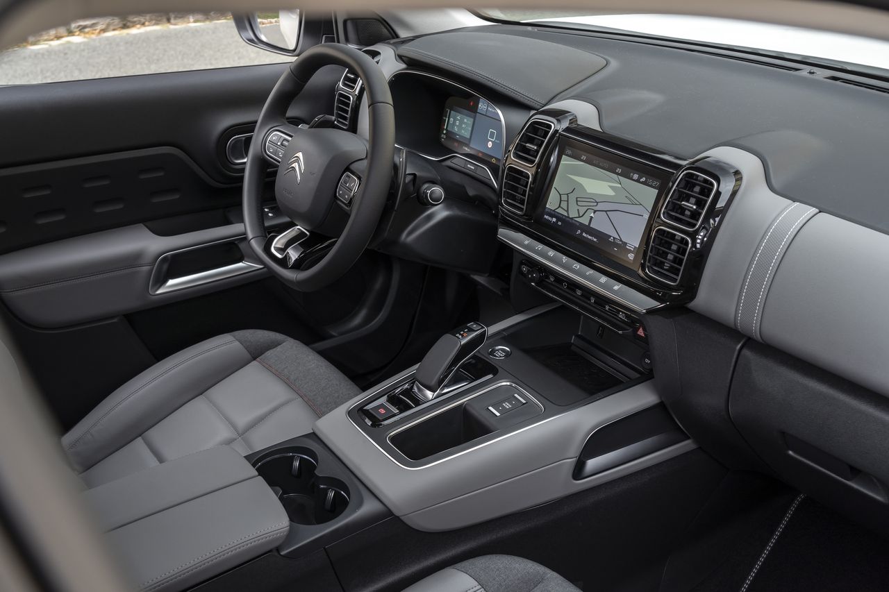 Citroën C5 Aircross Hybrid 225 ë eat8 Business Essai Citroën C5 Aircross hybride 225 : les watts et la ouate