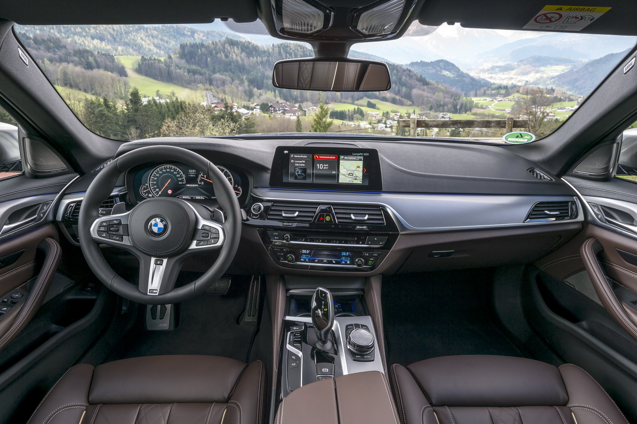 Essai Bmw M550i Le Test De La Serie 5 Devergondee