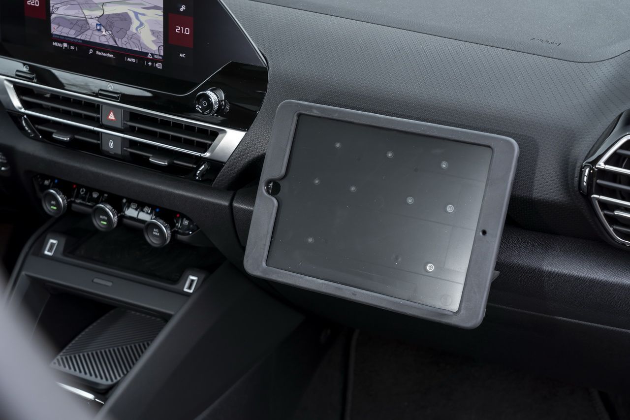 Photo 13 Tablette support c4 Guide d'achat. Toutes les Citroën C4 à