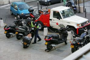 A Paris comme dans de nombreuses villes, la plupart des sociétés de fourrière sont autant hors-la-loi que les automobilistes mal stationnés...