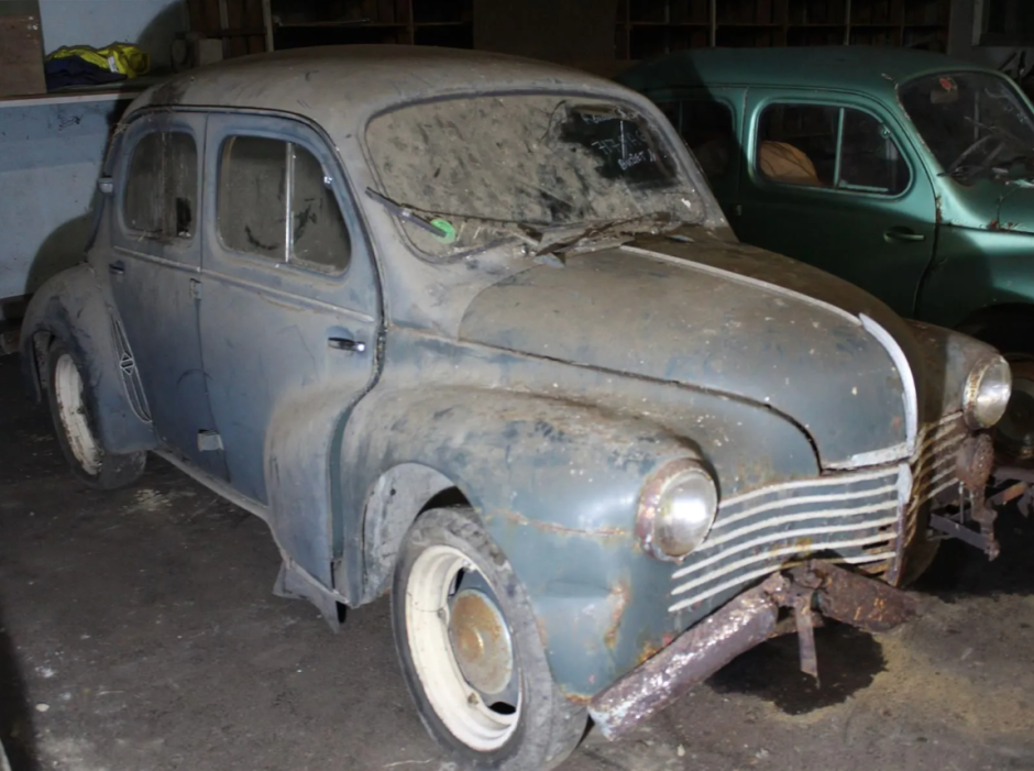 Encheres 80 Vehicules Sorties De Grange Renault 4cv L Argus