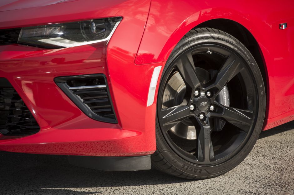 Essai Comparatif Ford Mustang Vs Chevrolet Camaro Le