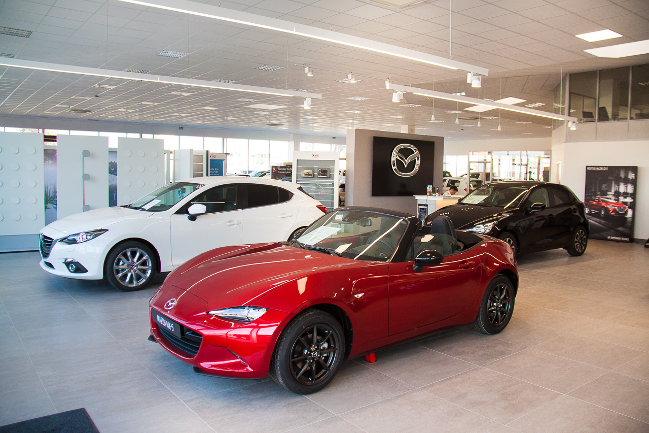 Diaporama et photos Le groupe Parascandola ouvre la Cité de l'Auto à