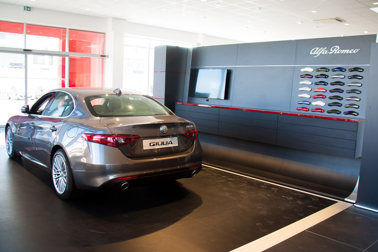 Photo 9 Le groupe Parascandola ouvre la Cité de l'Auto à Vitrolles