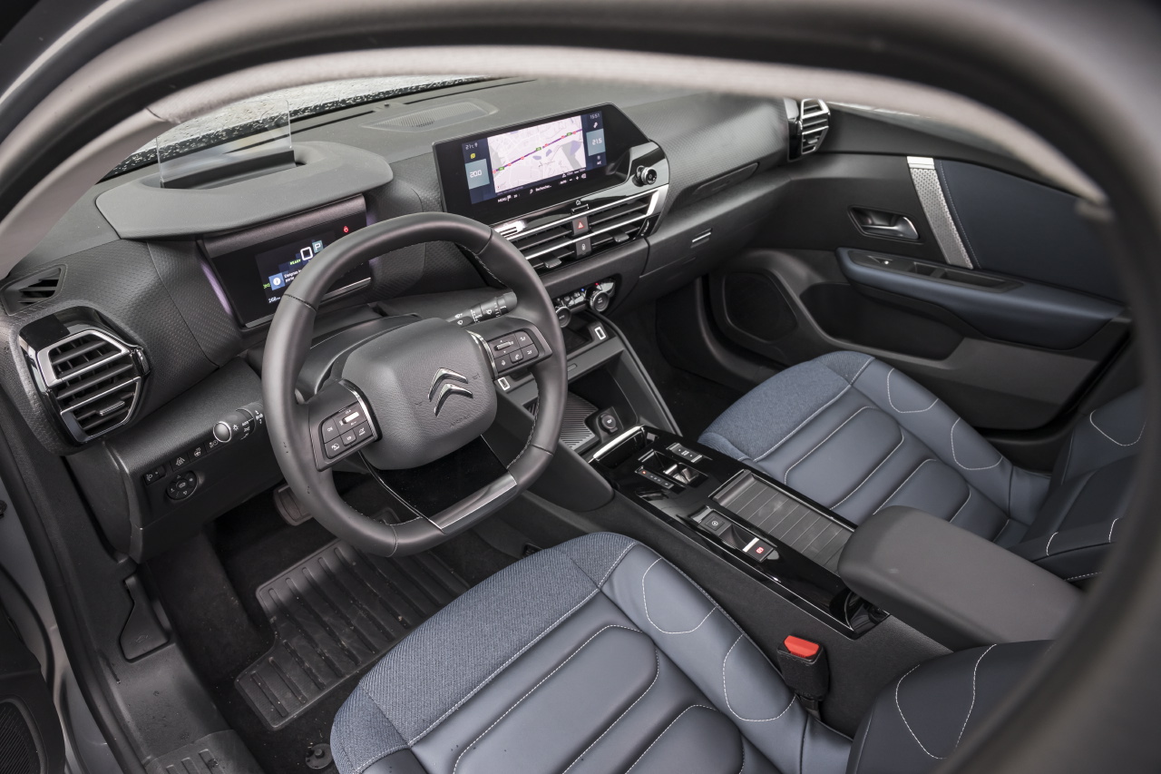 Photo 13 interieur C4 electrique Essai Citroën ëC4 la vérité sur l