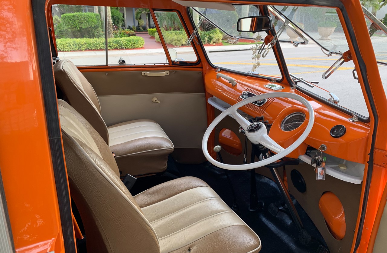 Volkswagen Bus camper steering wheel
