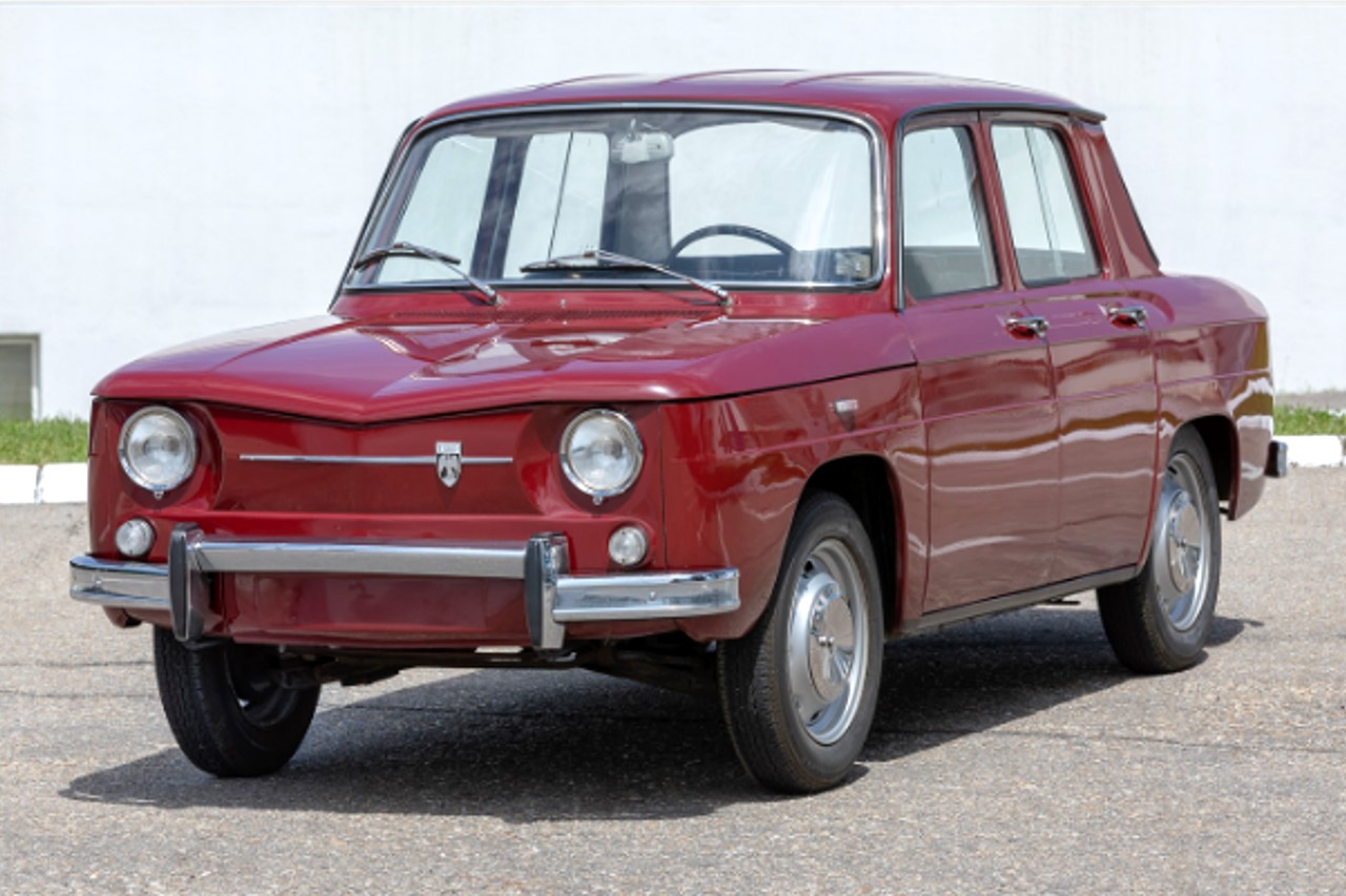 Dacia 1100 red