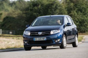 vue avant Dacia Sandero dCi 90 Easy-R