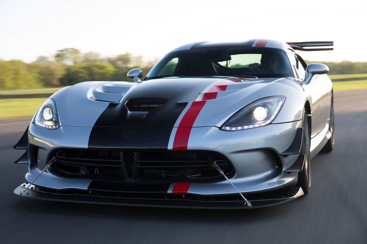 Dodge Viper Acr 654 Chevaux Pour La Piste Et La Route