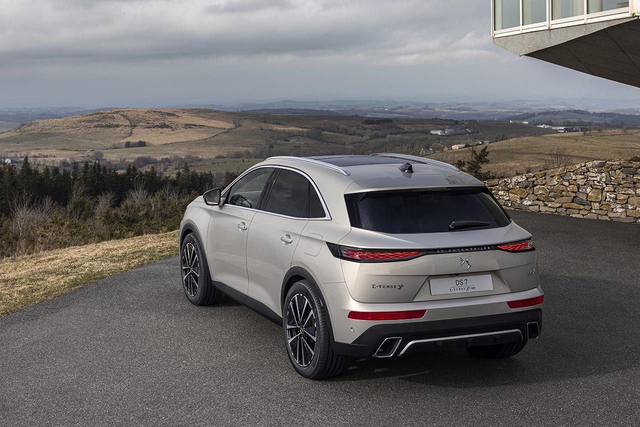 DS7 restyled rear