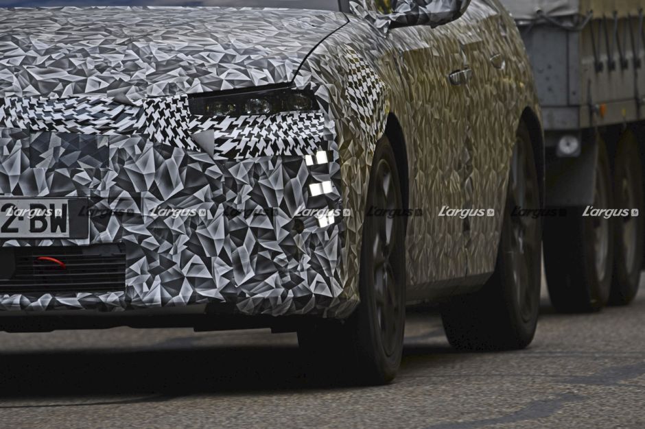 DS4 2 (2021). La berline compacte peaufine ses réglages au ...