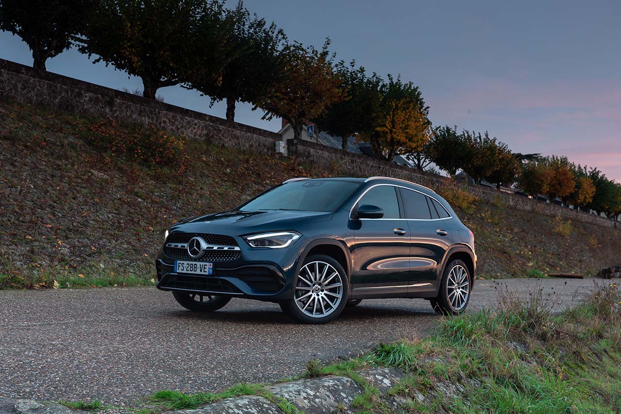 Photo 14 gla amg line vue avant Mercedes GLA 250e (2020) la