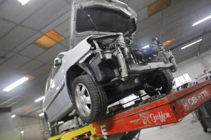 voiture garage pont