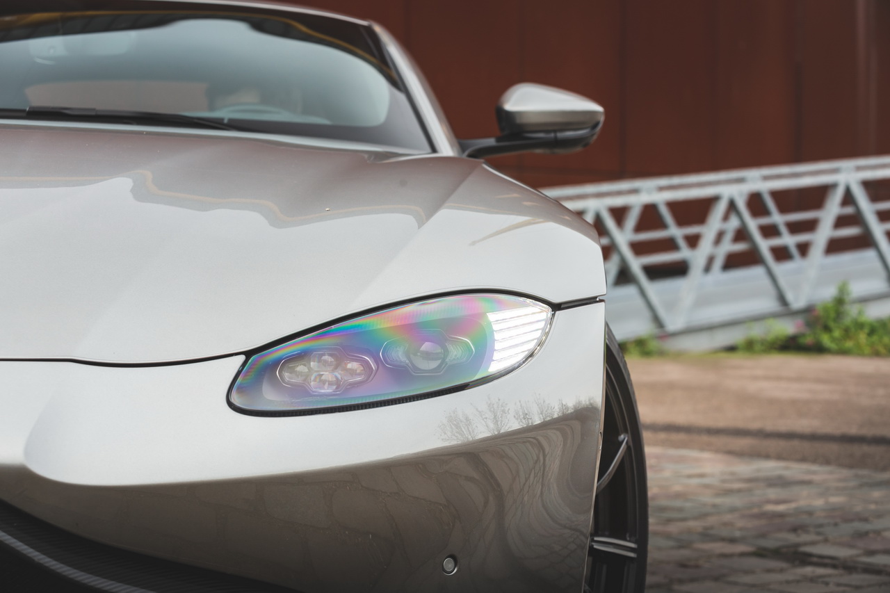 Essai Comparatif Aston Martin Vantage Vs Jaguar F Type