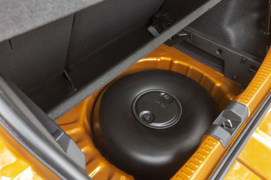Emplacement Roue De Secours Mini Cooper Essai Dacia Sandero Stepway (2021) : tout d'une grande, sauf le prix