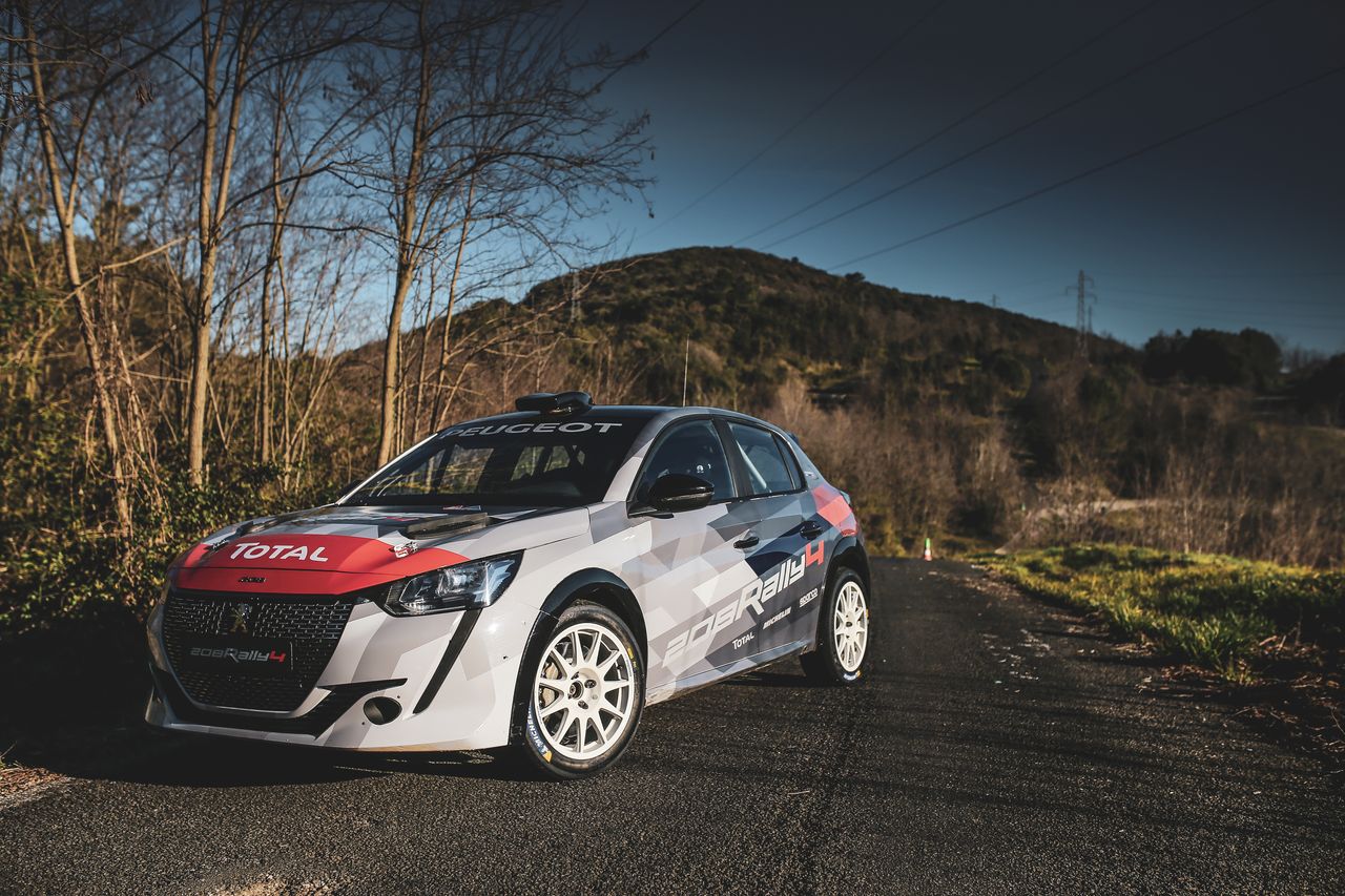 Essai Course L Argus Au Volant De La Peugeot 208 Rally 4