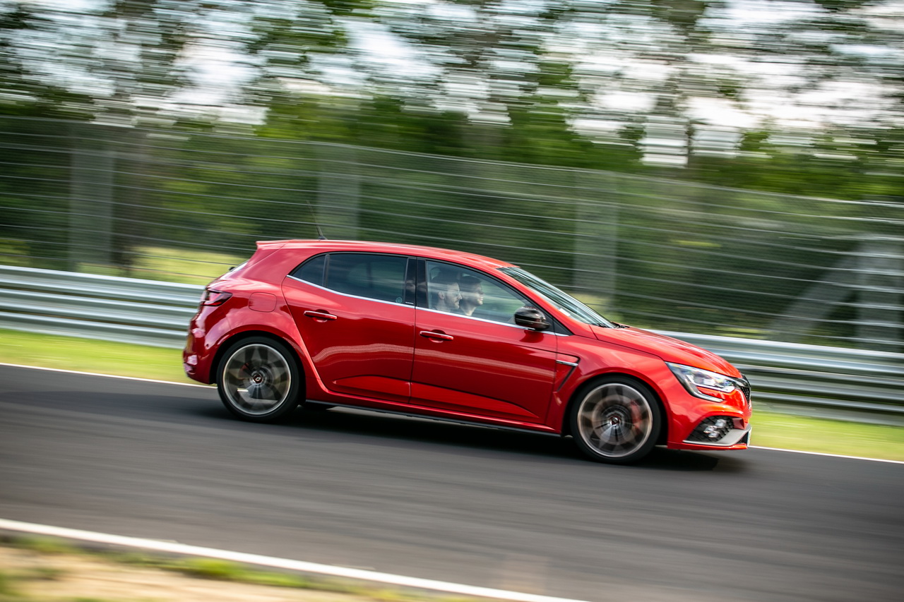Essai Extreme La Megane 4 Rs Chassis Cup Enfin Au Nurburgring