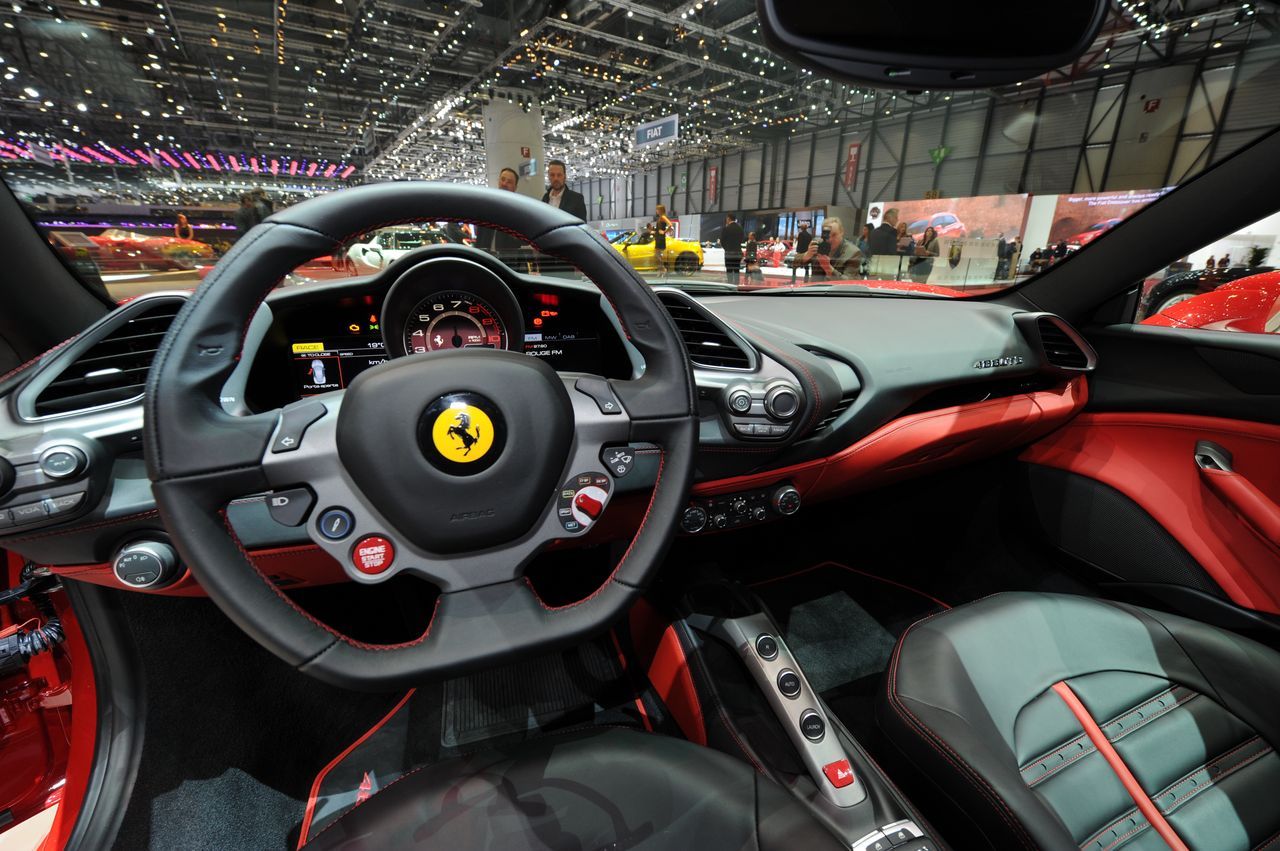 Video Ferrari 488 Gtb Montez A Bord De La Nouvelle Ferrari 2015