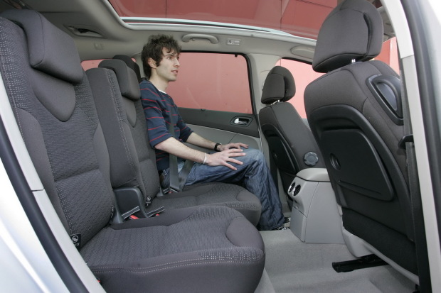 308 sw 3 sieges auto Outlet