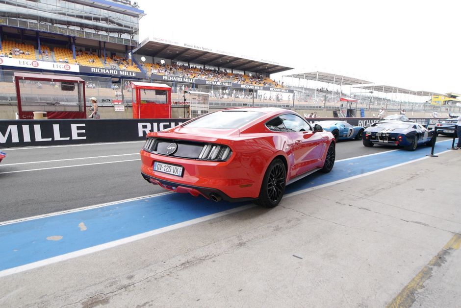 Essai Vidéo Ford Mustang Gt Sur Le Circuit Des 24 Heures Du