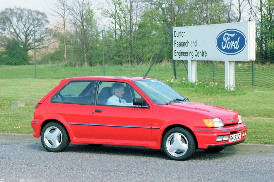 Voitures De 1990 Elles Arrivent Desormais En Collection Ford Fiesta Rs Turbo L Argus