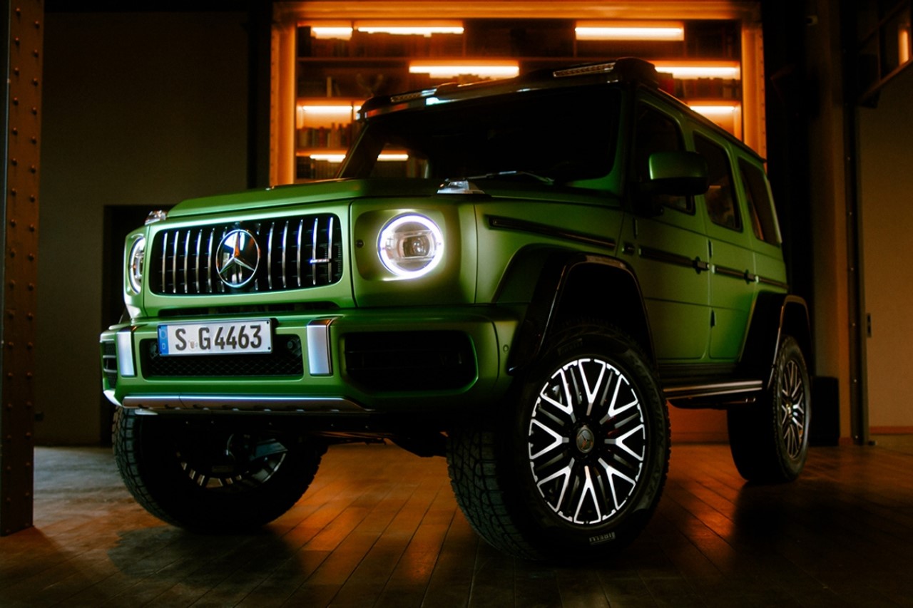 Mercedes-AMG G 63 4x4² garage