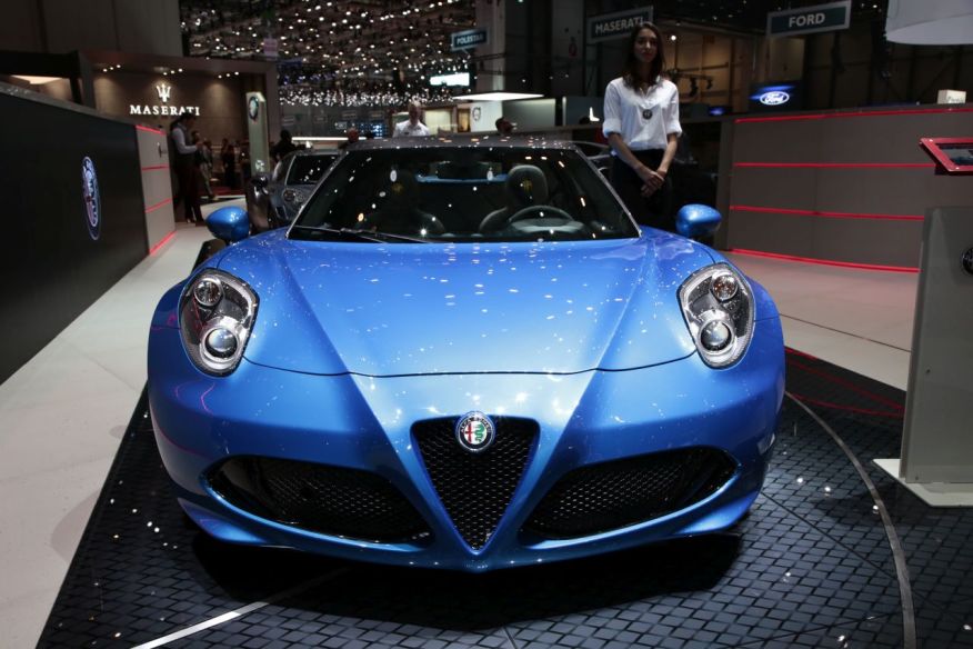 geneve-2018-alfa-romeo-4c-spider-italia-02.jpg?width=876&quality=80