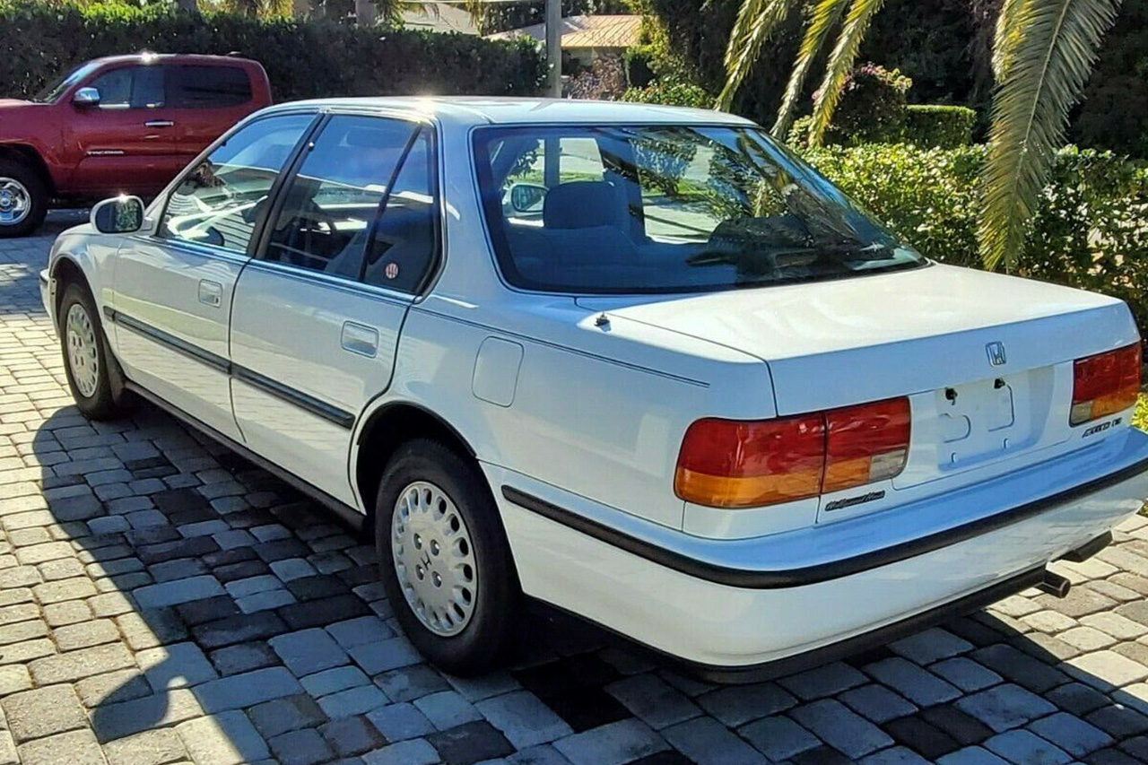 Une Honda Accord de 1991 ayant roulé moins de 20 000 km à vendre