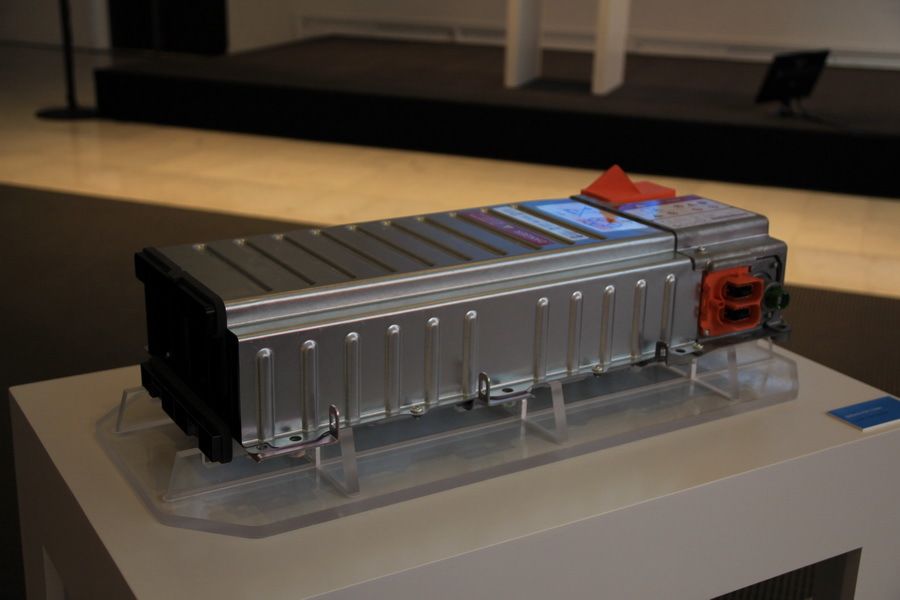 PSA HYbrid2/HYbrid4. 7 véhicules hybrides rechargeables dès 2019