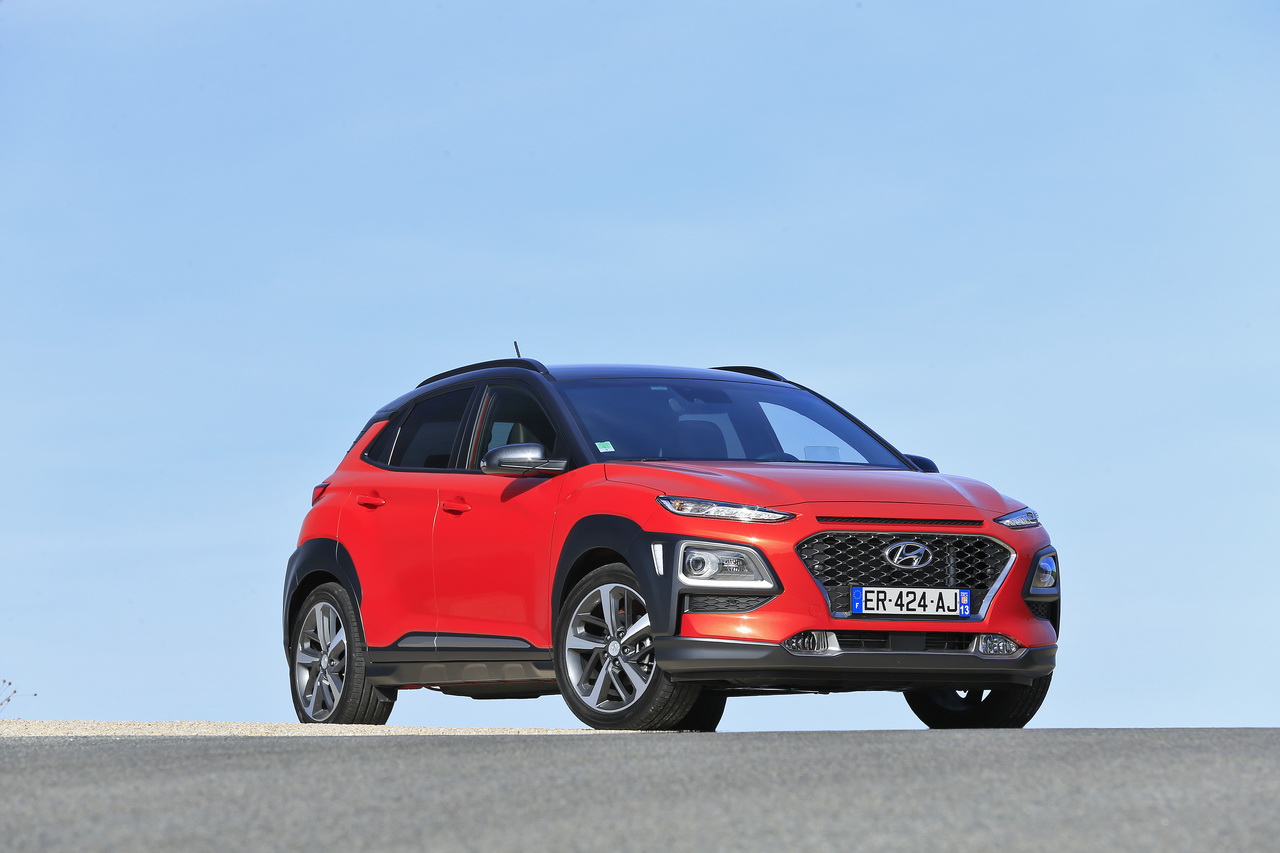 Photo 2 Hyundai Kona orange statique avant droit Essai Hyundai Kona