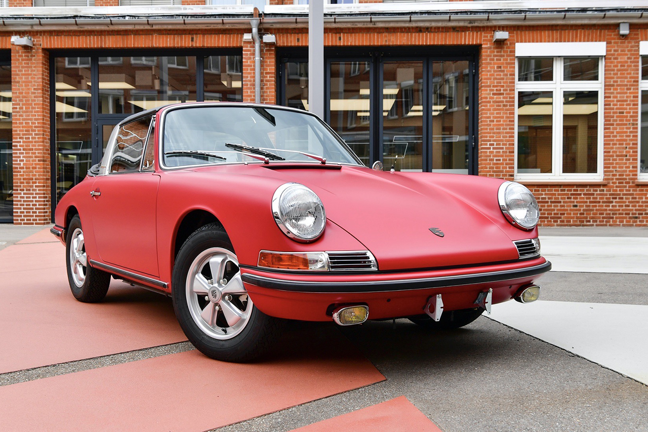 Une 911 S Targa sortie de grange restaurée par Porsche