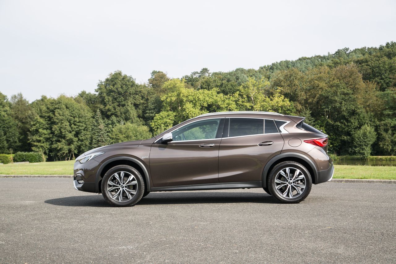 infiniti-qx30-2016-33.jpg
