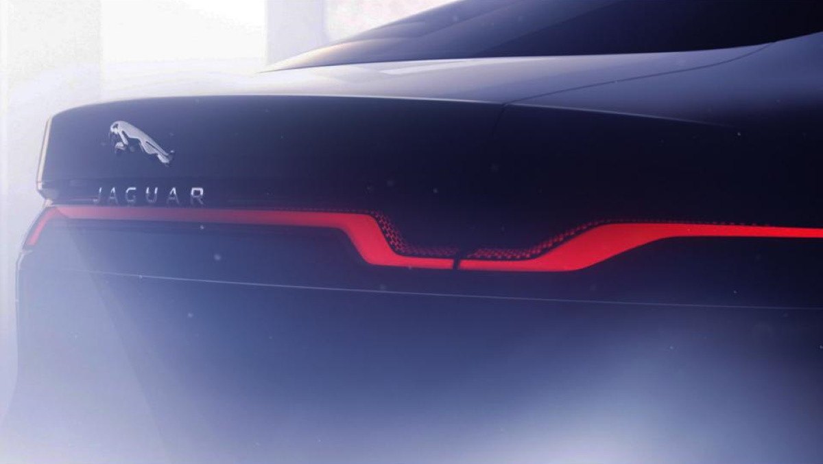 https://www.largus.fr/images/images/jaguar-xj-2020-teaser-frankfurt-201960727-15681356233.jpg jaguar-xj-2020-teaser-frankfurt-201960727-15681356233