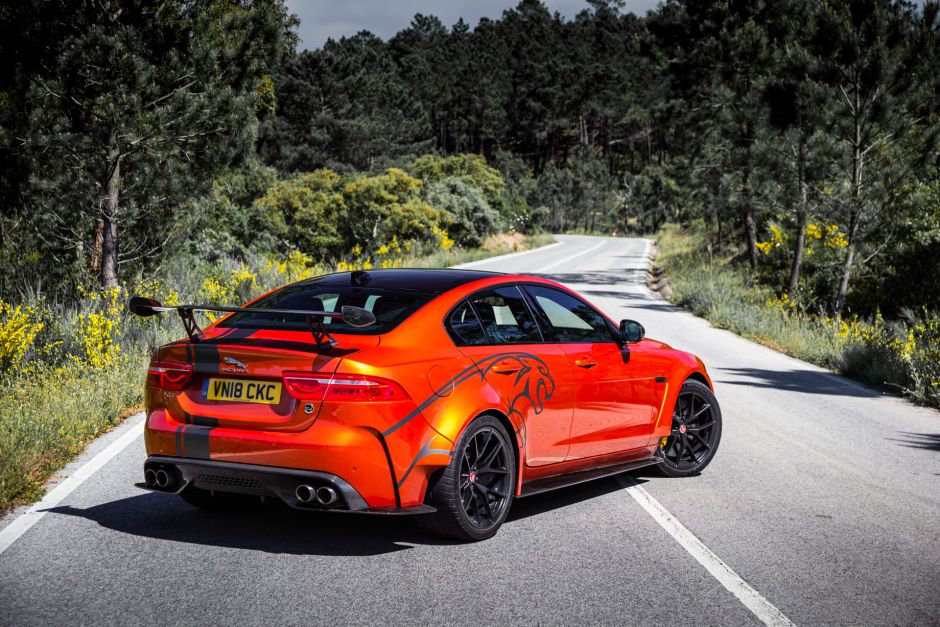 L Alfa Romeo Giulia Gta 2020 Face 224 Ses Rivales Photo
