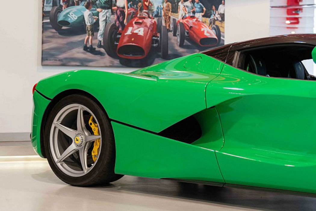 puma ferrari verte