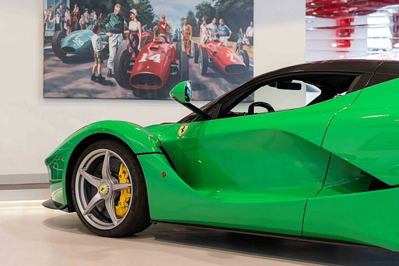 puma ferrari verte