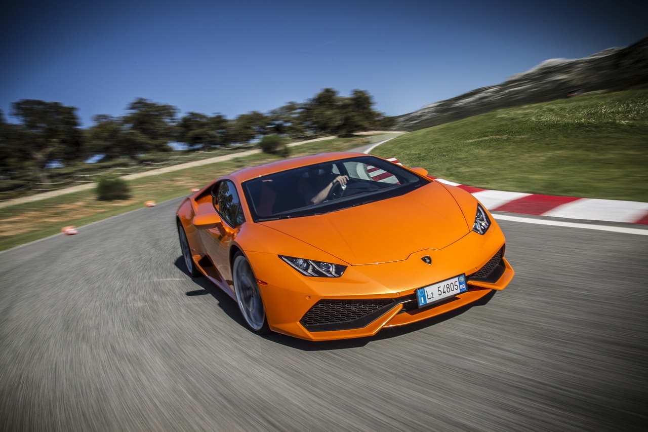 Photo 2 Huracan LP6104 Top 50 des voitures les plus puissantes au monde