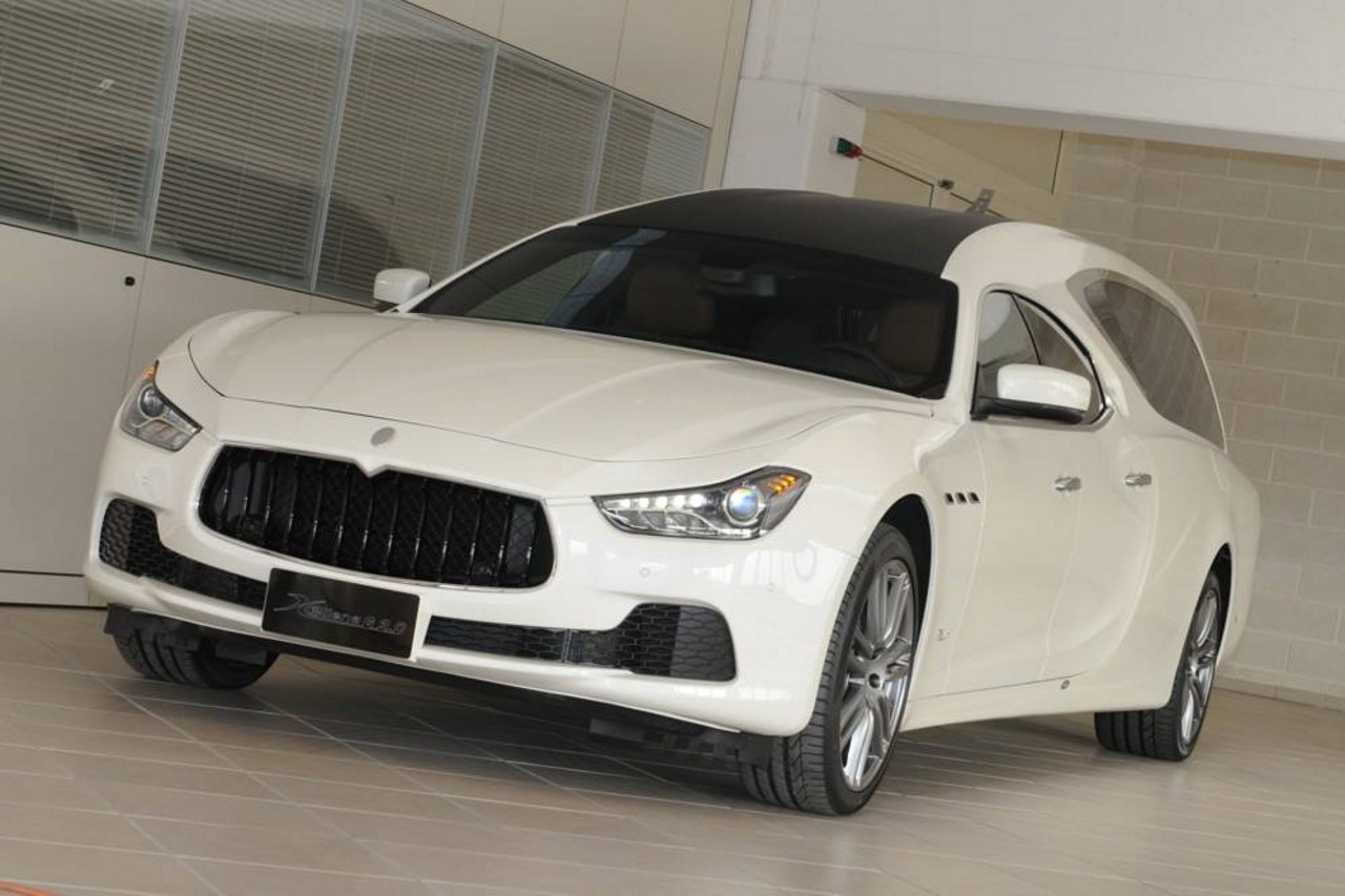 Photo 6 Maserati Ghibli Corbillard Une Maserati Ghibli transformée en corbillard