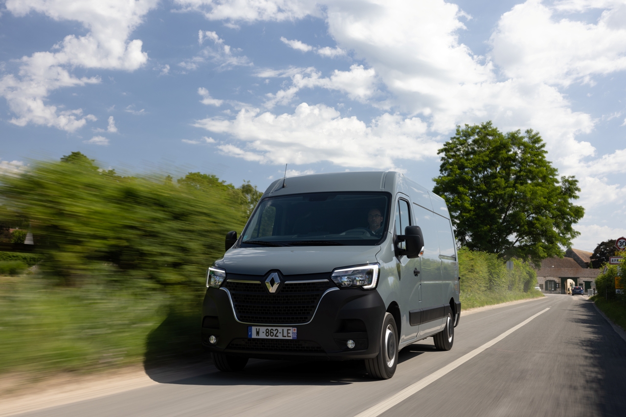 renault master e-tech test