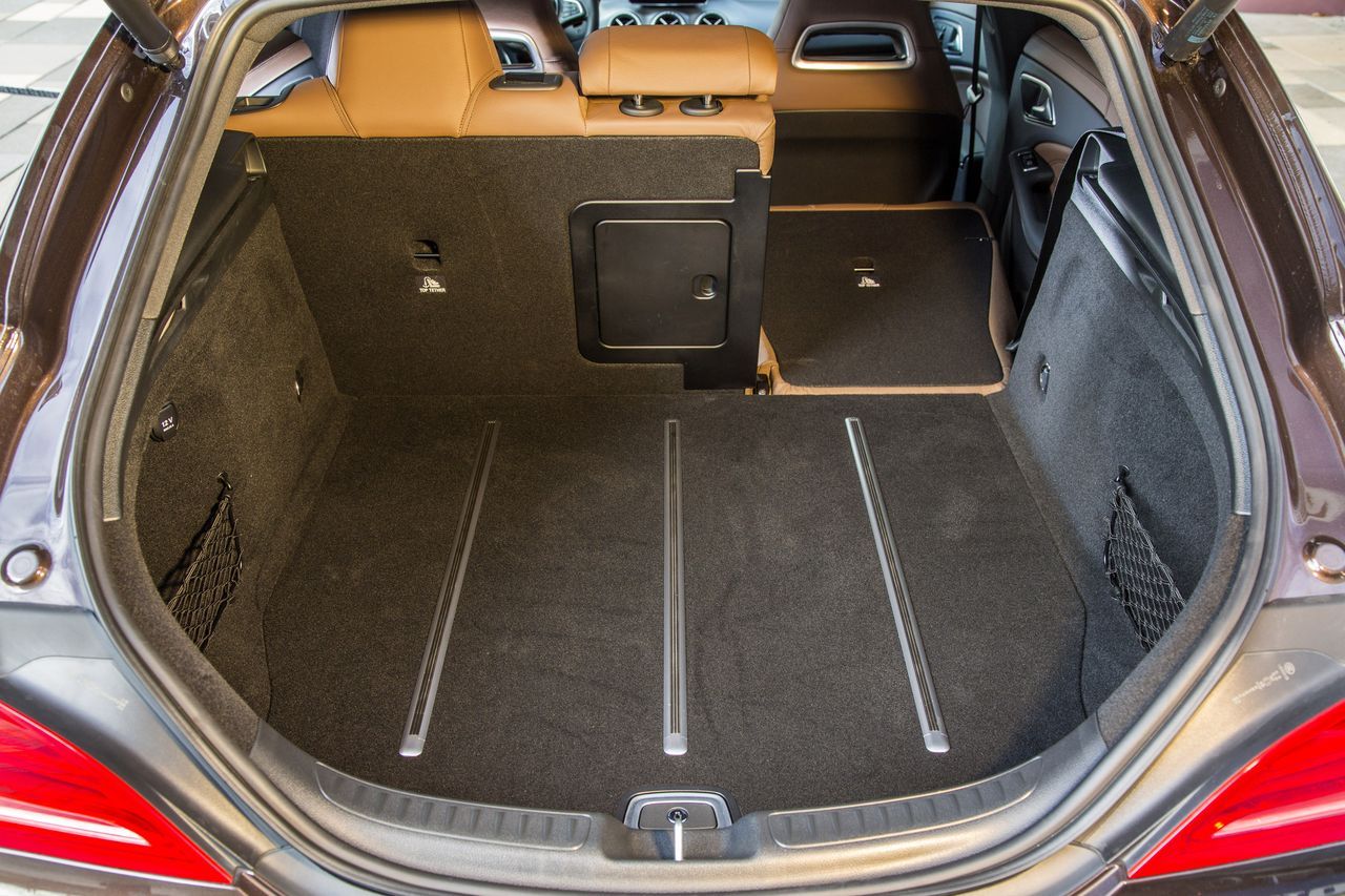 Photo 15 Coffre de la Mercedes CLA Shooting Brake Essai Mercedes