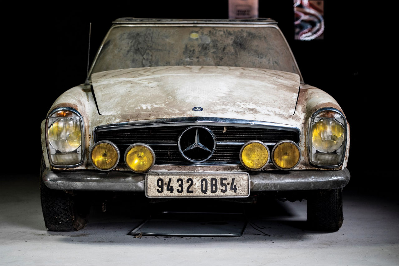 Sortie De Grange Une Mercedes 230 Sl Pagode En Vente