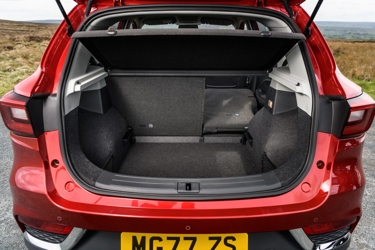 YHQKJ Tapis De Coffre Voiture Pour MG ZS 2017-2024, Cuir Bac De Coffre ImerméAbles Cargaison Tapis AntidéRapant Housse Protection Accessories,C/Black~Beige