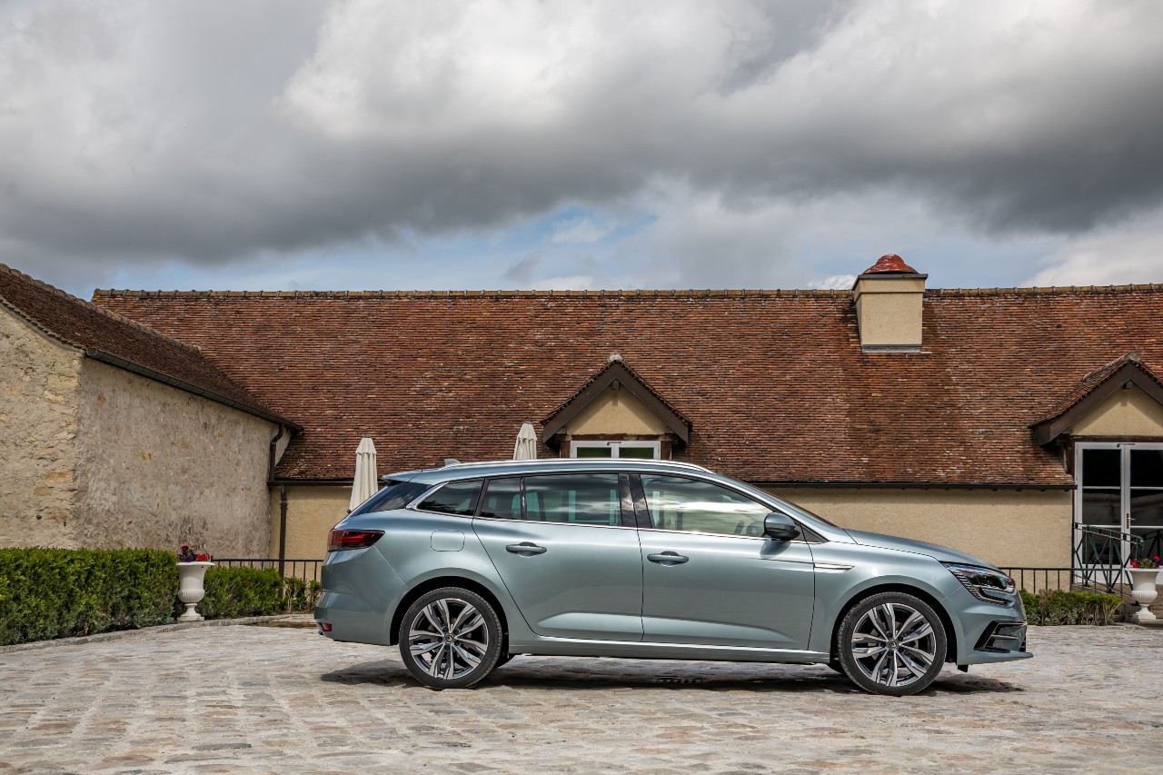 renault megane estate gray profile