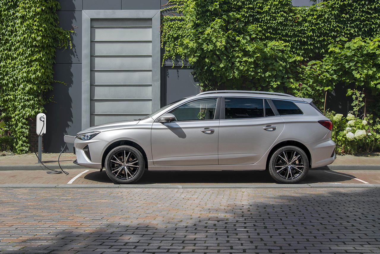 MG 5 (2022). Prix et finitions du 1er break compact 100 % électrique