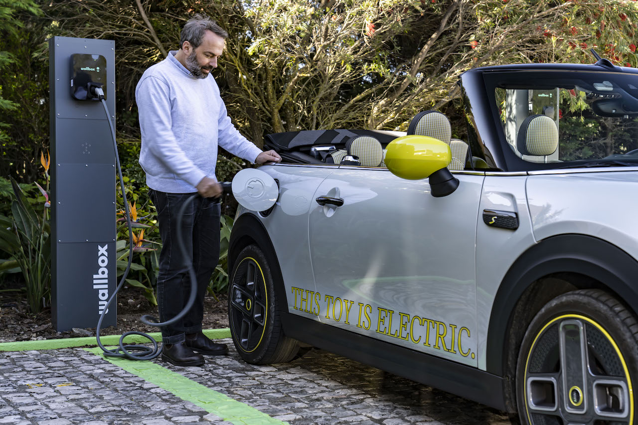 Mini electric charging