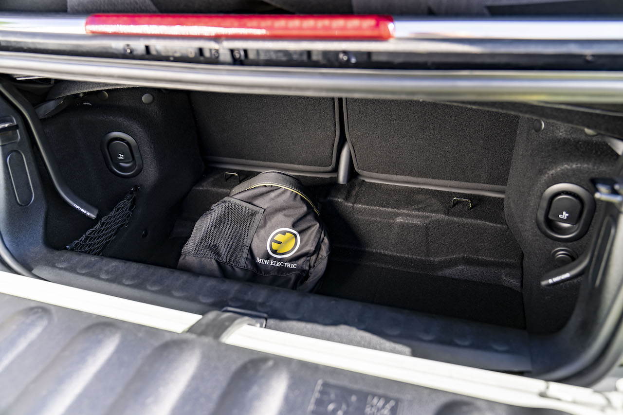 Mini cabrio trunk