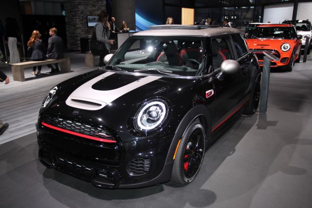 Mini Une Version Gp Et Une Jcw Knights Edition Pour Les Etats Unis